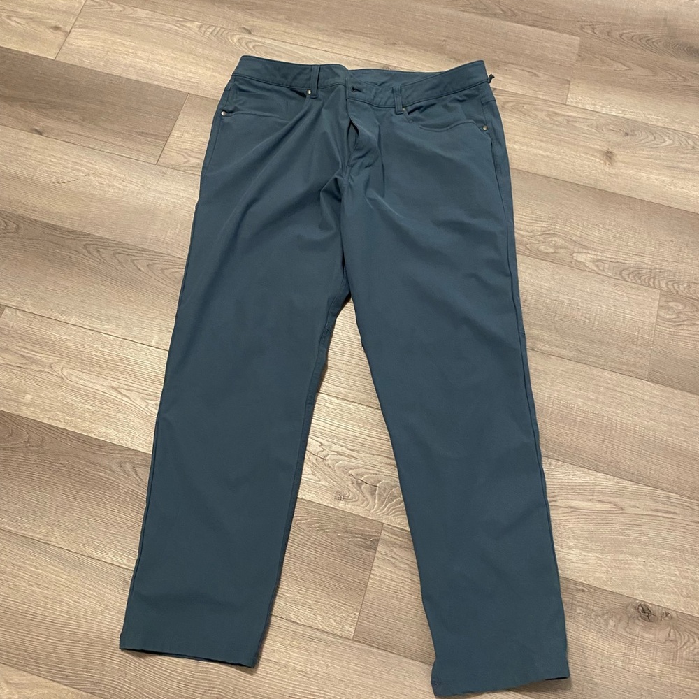 lululemon athletica Men’s 5 pocket classic fit  - denim blue colour
